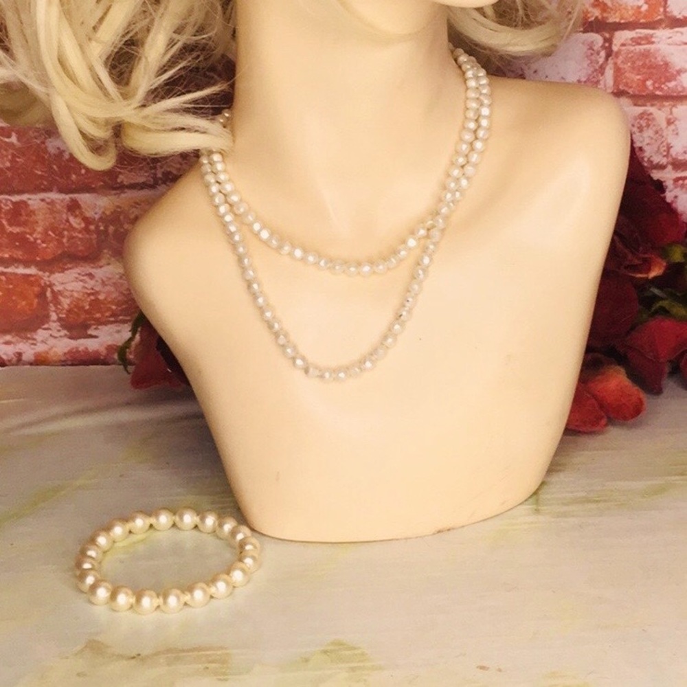 Vintage Classic Pearl Necklace and Bracelet Set